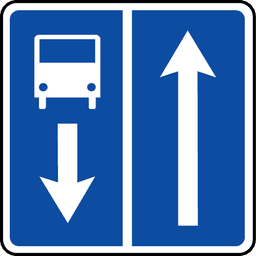 Ceļš ar joslu pasažieru sabiedriskajiem transportlīdzekļiem